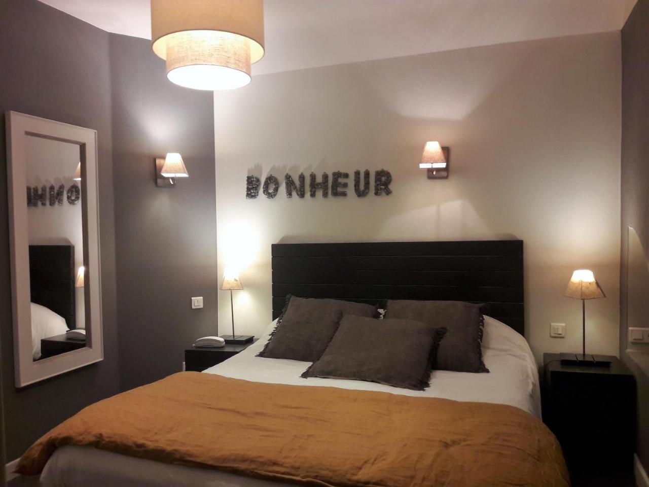 Logishotels Le Relais Du Quercy Meyssac Buitenkant foto